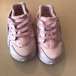 Girls Hurache sneakers